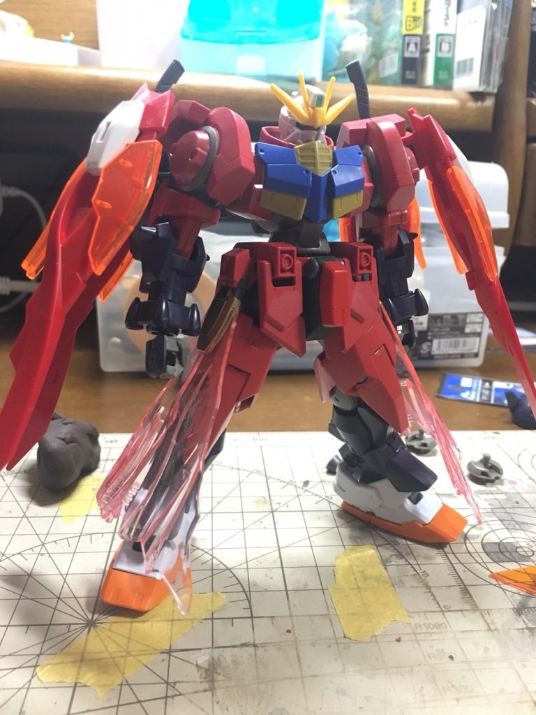 ベース機体：オーガ刃X
素材はフェニーチェのビームマント、ウイング炎の羽、ダブルエックスの顔などです。