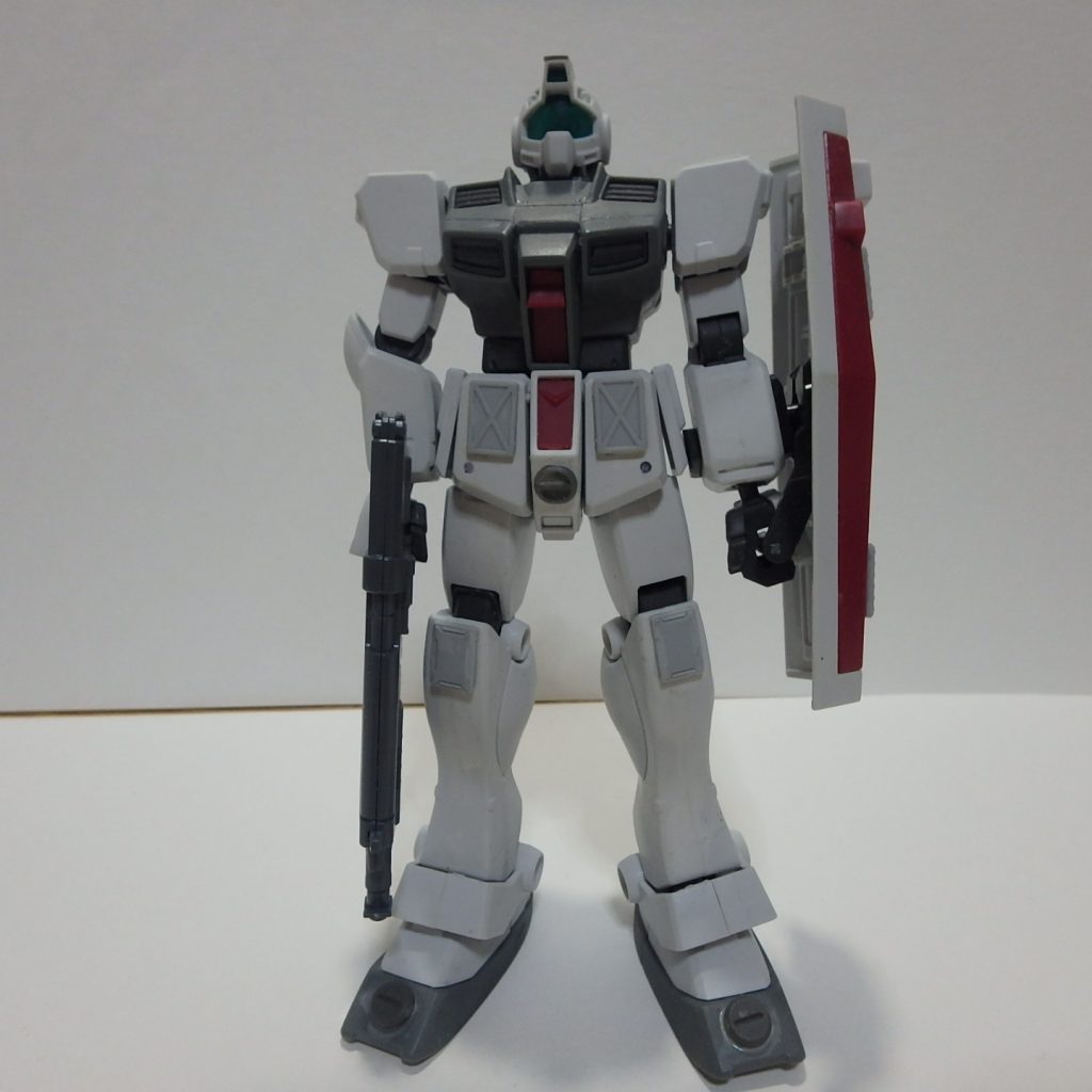 ジムのキットは四角い面が多くて貼りがいがありました。