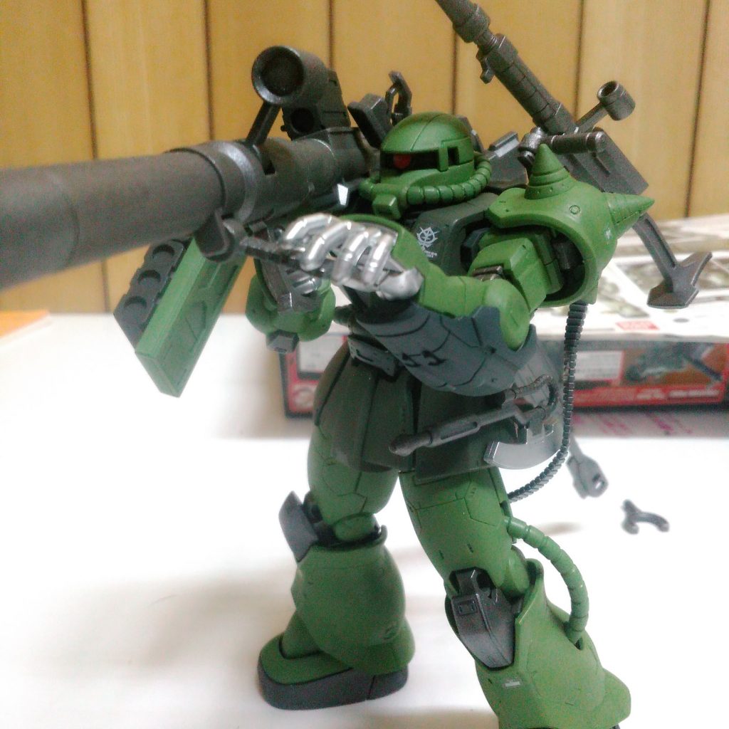 3つめはバズーカです。
シールドにマガジンが2つセットすることができます。
YouTubeの動画で観たのですが、こいつで戦艦をバカスコ落としてましたね…汎用性、高すぎです。