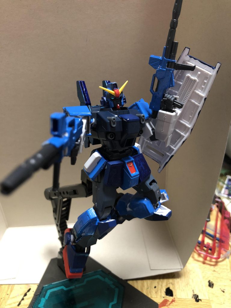 ビームライフル

二丁持たせているのは単純に2倍強くなるという意味合いです（テイ◯ズのロ◯ド理論）

マシンガンはまだ持たせてませんが、
つけるとこ増設する必要あるので採用するか微妙です