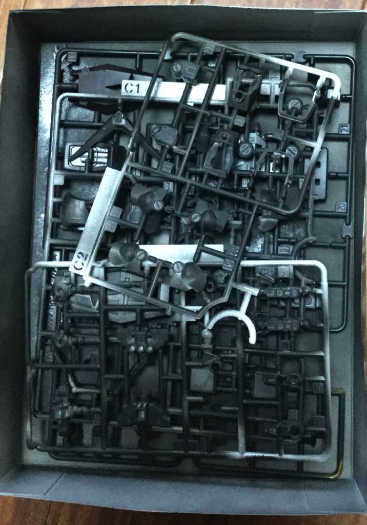 いつも通りまずはランナーごと黒スプレー吹き