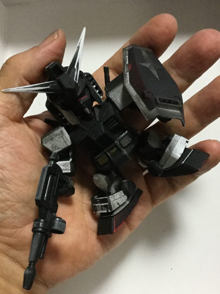 組み立て完了
ギリギリ手のひらサイズ