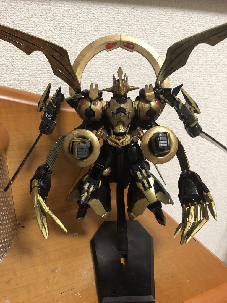 まずはテーマは金色に輝く鎧武者✖︎阿修羅です。