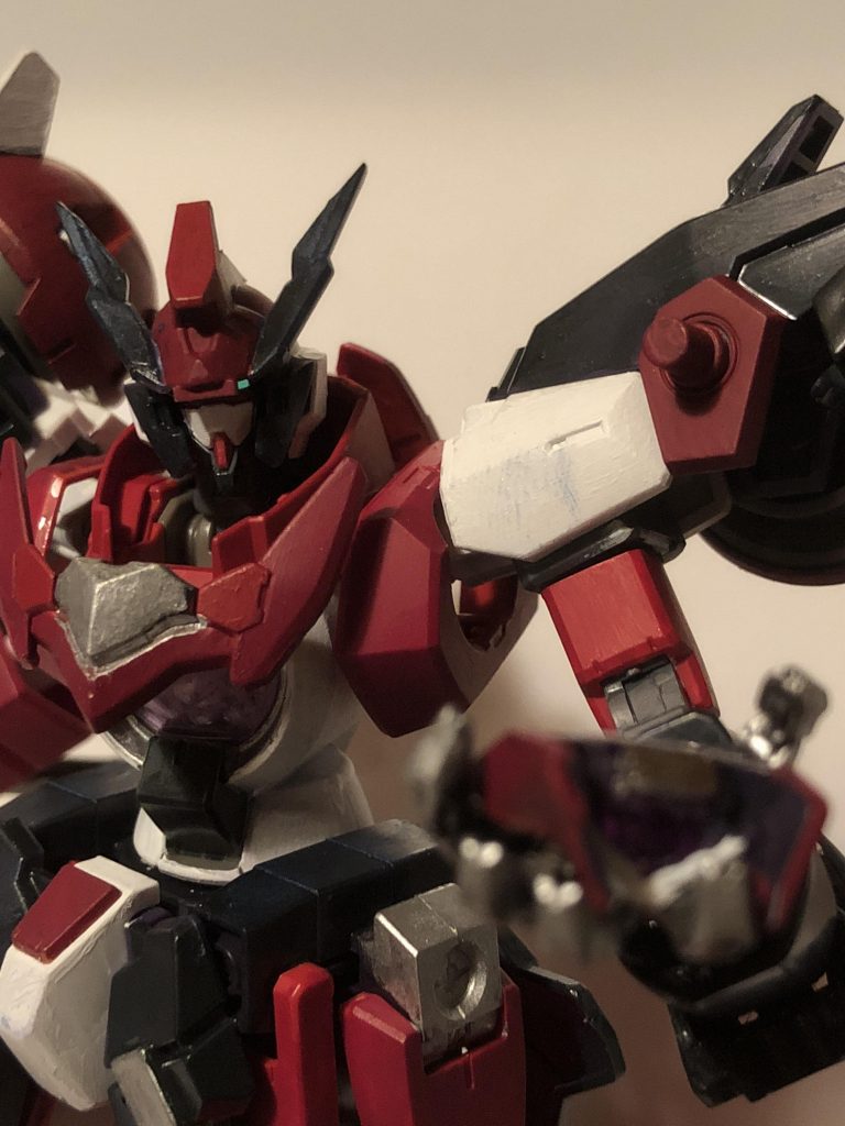 ちなみに、一つ目のバイザーは仮面として外すこともできます
下にはAGE-2の素顔が
接続はネオジム磁石です