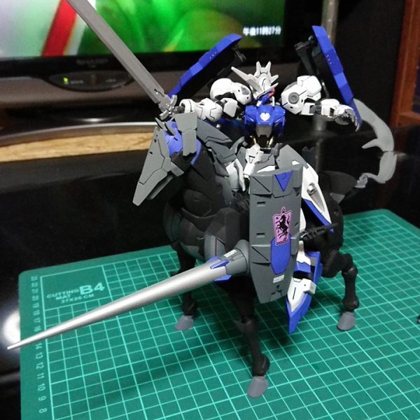 改修中  ガンダム キマリスヴィダール ナイト