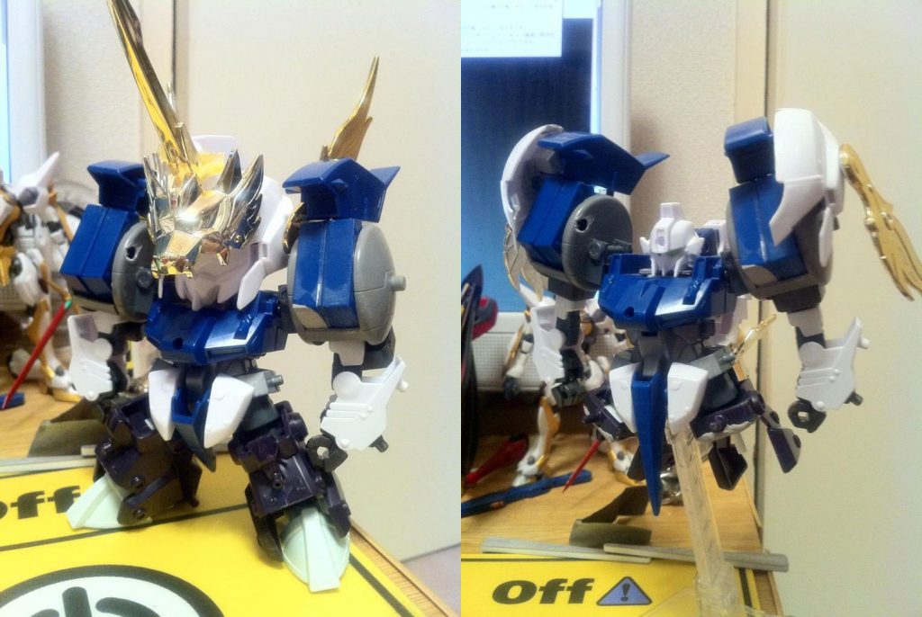 ほぼ初期段階。印象的なパーツを先に埋め込んでいきます。