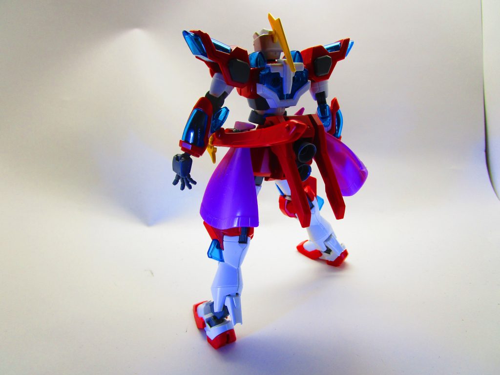 本体背面
背中にブースターが無いなら腰につければいいじゃない。と言う理屈でつけているブースターは
お世辞にも早いとはいえない、と言う程度の速度で飛べる。
ふともも・・・みえ・・み・・・・