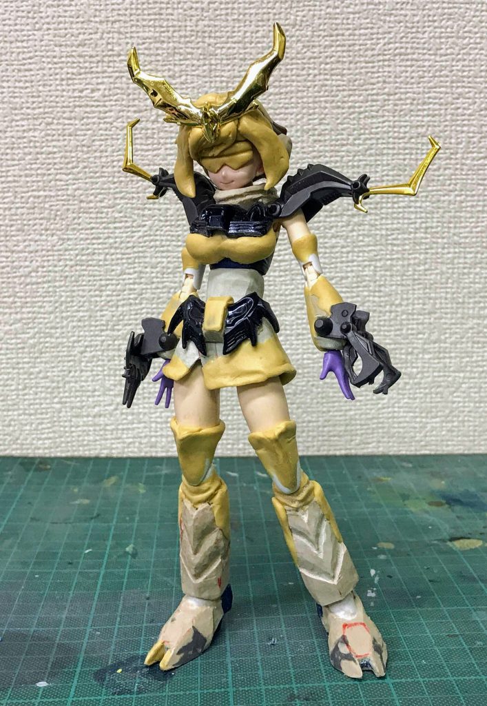 ざっくりとパテを盛ったところ。パテは場所と用途で3種使用