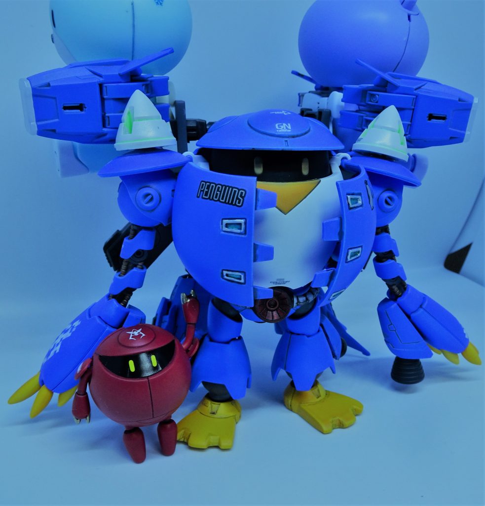 「モモカプルで空を飛びたい!」
「サラちゃんとナナミさんと一緒に乗りたい!」
この2つを可能にするため、モモカの思い付きとシャフリさんからの技術協力で完成した
モモカプルの発展機というIF機体
武器は
・手の爪
・手のビームx5
・お腹ビーム
・背中ビーム
・Pビットx2
・ファンネルx6
と、かなりパワーアップしました。
サラちゃんとナナミさんが搭乗時にはプチッガイとして
一人で乗るときは無人機のP(プチッガイ)ビットとして運用します。
プチカプルは有志連合で一緒だったシャアさん歌っていた
「モビルスーツを赤く塗れ~♪ 性能3倍!出力3倍!」
という歌が耳を離れず、つい塗ってしまったそうです(笑)