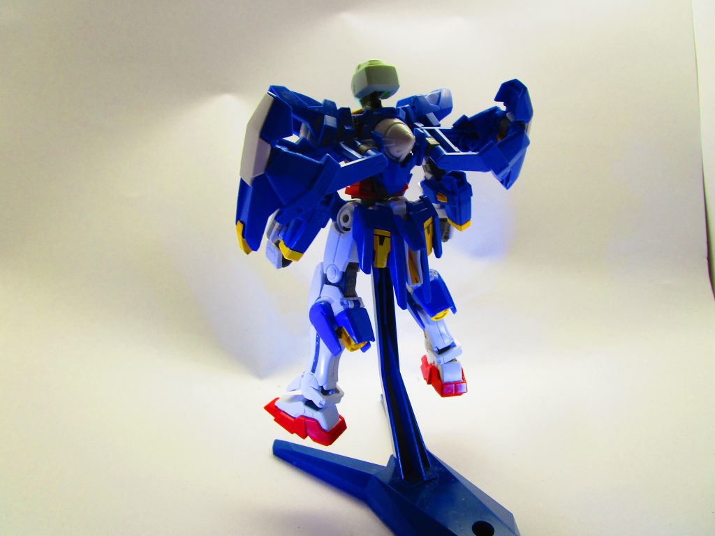 フェイズアヴァランチ背面
武装は全形態共通だが、頭部バルカンのみとなっている。