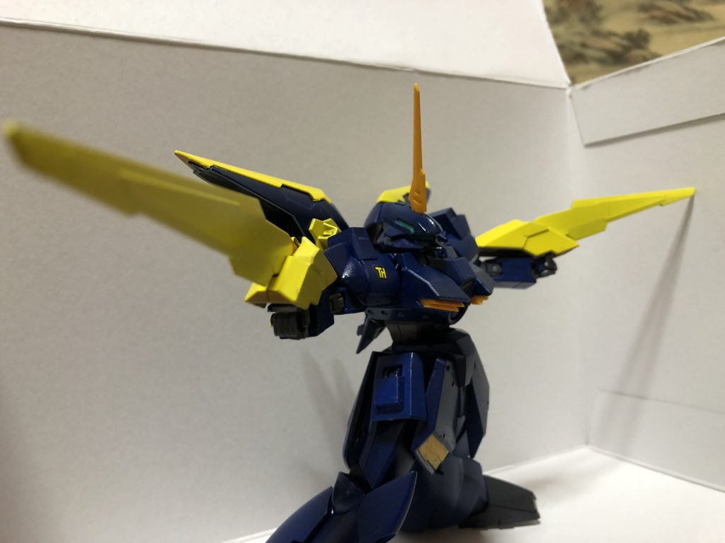 最後の手段だぁ!!!と言わんばかりにクローを構える図
トランザムブースターを装備しているのでこちらも当然使えます。シルエットだけ見ると怪獣みたいだなと思うのは私だけでしょうか