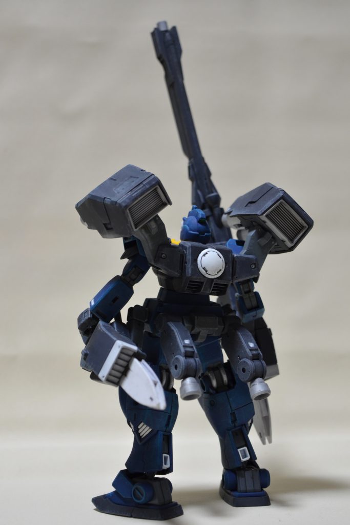 戦闘継続力を上げるためにサブジェネレーターとして背中にGNドライブを装備
(ジムってメインジェネレーターは胸部でしたよね!?)
武器やスラスターのエネルギー供給に使われ、トランザムの使用はできない