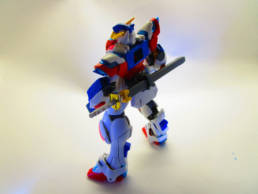 本体背面
背中はゴッドガンダムベースのため、思いっきり穴が開いている。
弱点。
そして腕部は後ろから見ると、SEED要素が。
刀はSDガンダムより拝借している。
使用頻度は少ない