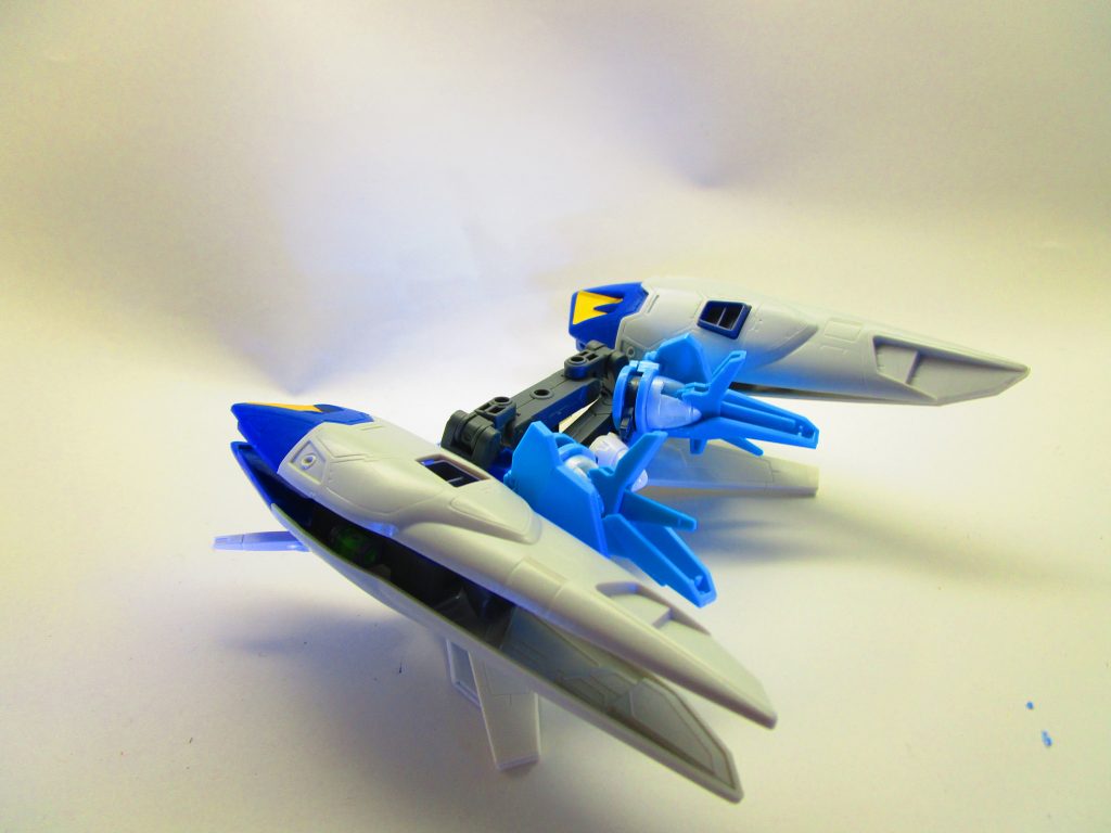 ジェネレートブースター単体背面
飛行速度はトップクラスなので、偵察や奇襲などサポートの面では役に立つかもしれない