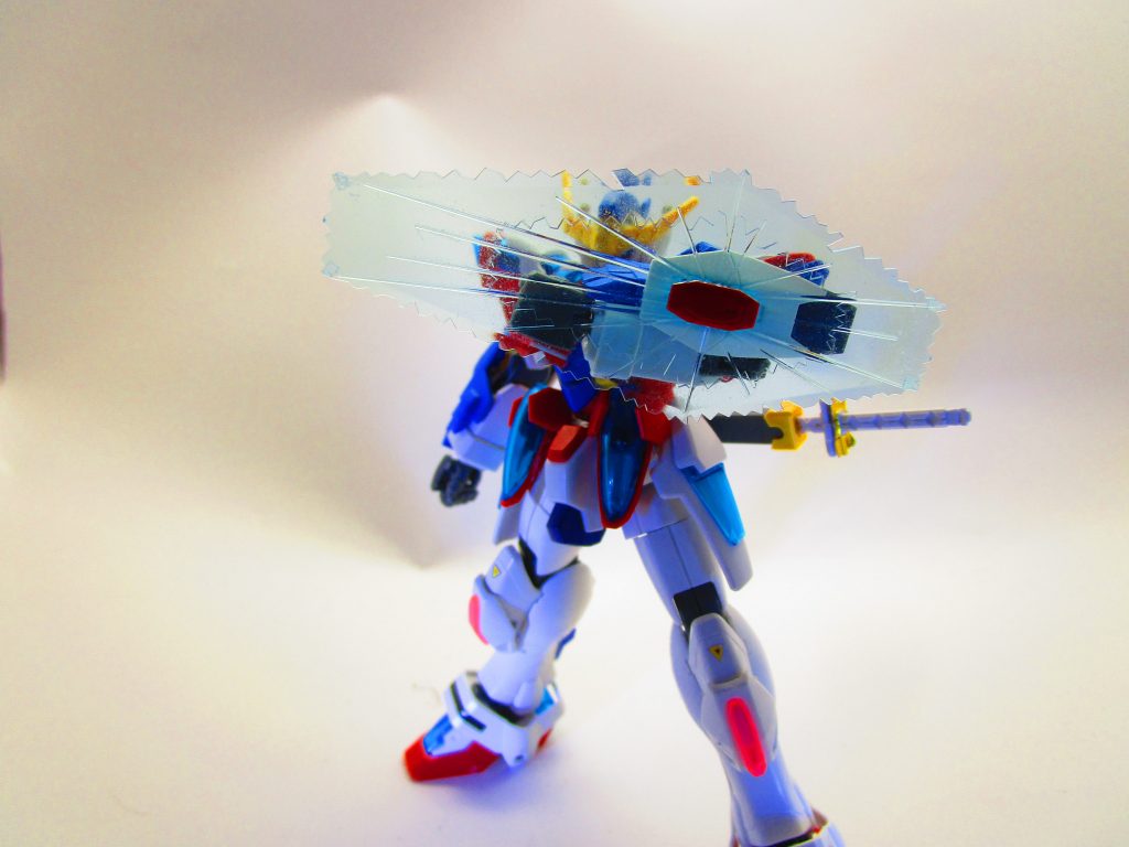 ビームシールド展開。
バッテリーの消費が激しいため、そこまで長く使えないのが欠点。
この機体は懐にいかに早くたどり着き、殴りこめるかを重視しているため、武装がほとんど無いのもそのため。