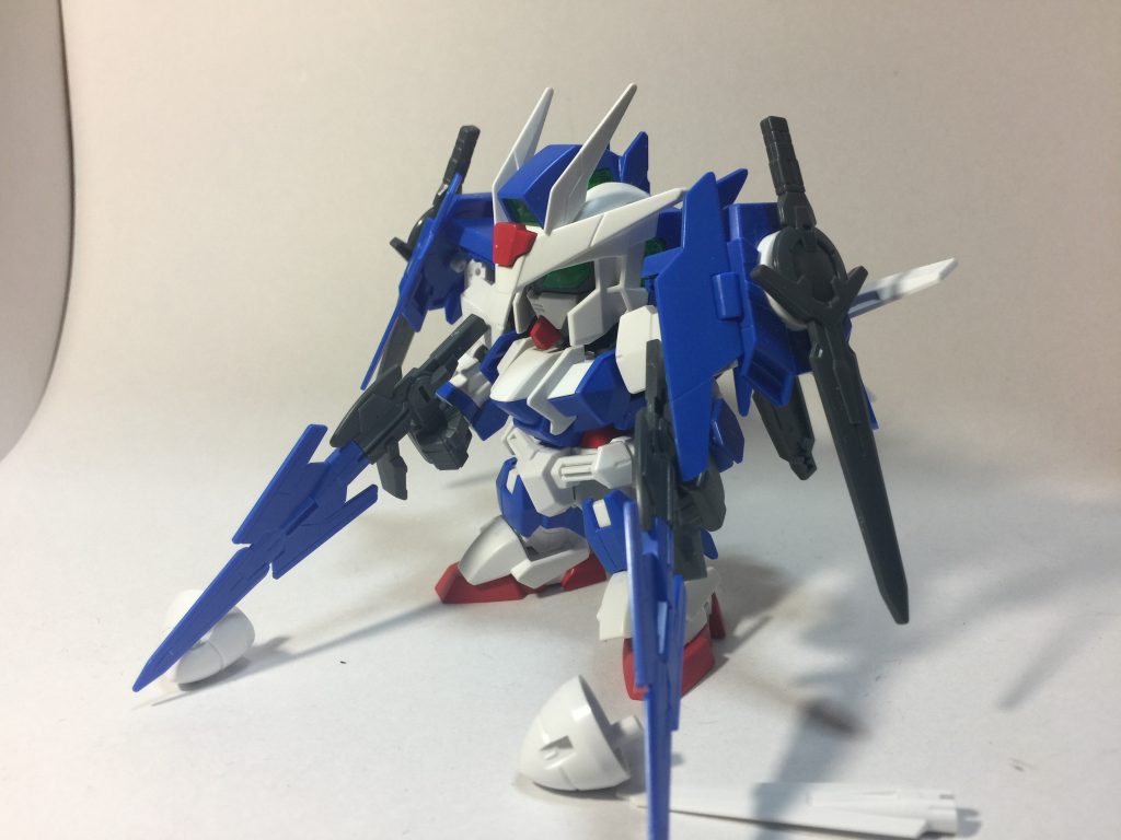 素組みでもなかなかの色分け。
青は今回塗装したものより赤みが強いかも。