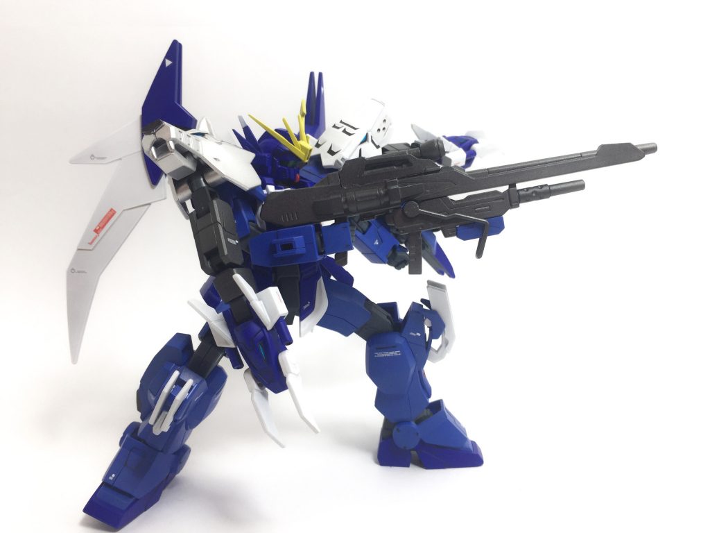 ◆バスタースマートライフル◆
ウイングガンダムのバスターライフルをアレンジして威力を大幅に下げ回転数を上げる事に変更。
下部には100㎜マシンガンを装備してビームと実弾の両攻撃が出来るようになっている。
(せっかくジーエンアルトロンにこんな素晴らしい余剰パーツが付いているのに使わないのはもったいない!と弄ってみました)