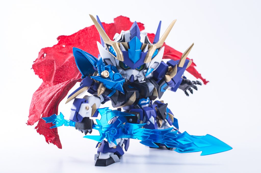 AGE-FXはトゲトゲしたイメージがあったので同じくトゲトゲしたゼロガンダムと混ぜてみました。
ベースはLGBB騎士ユニコーンでそこにゼロやAGE-FX（BB・HG）のパーツをかぶせています。