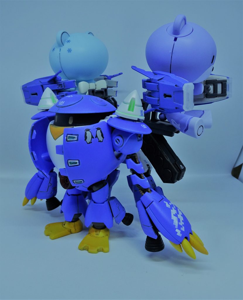 ペンギンのデカールがお気に入りです。
本体、Pビットの胸に付いています。
ピクセル迷彩も最近気に入っています。