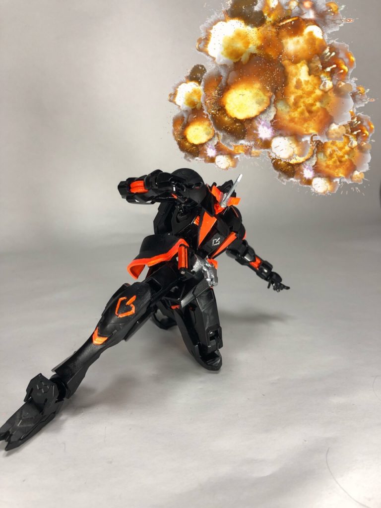 腰部にあるレバーを引くと特定の部位にエネルギーを重点的に集めることが出来る。パイロットによって様々だが、大半のパイロットが脚部に集める。理由を聞くところ「なんかこうしないといけない気がした」とのこと。