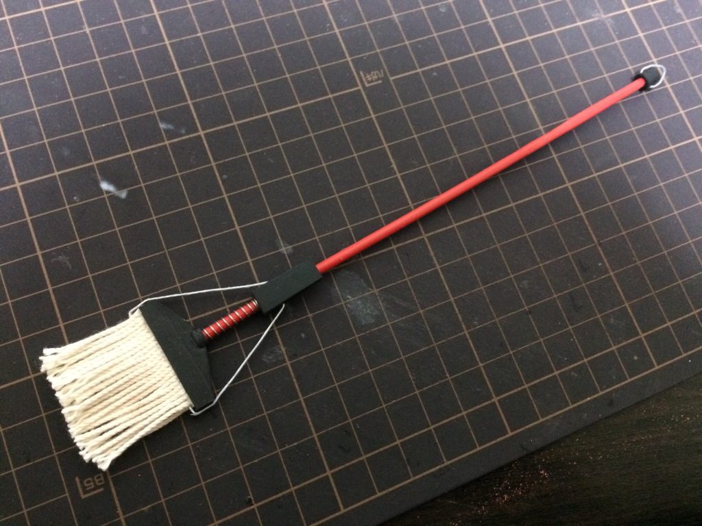 モップの塗装前と塗装後。