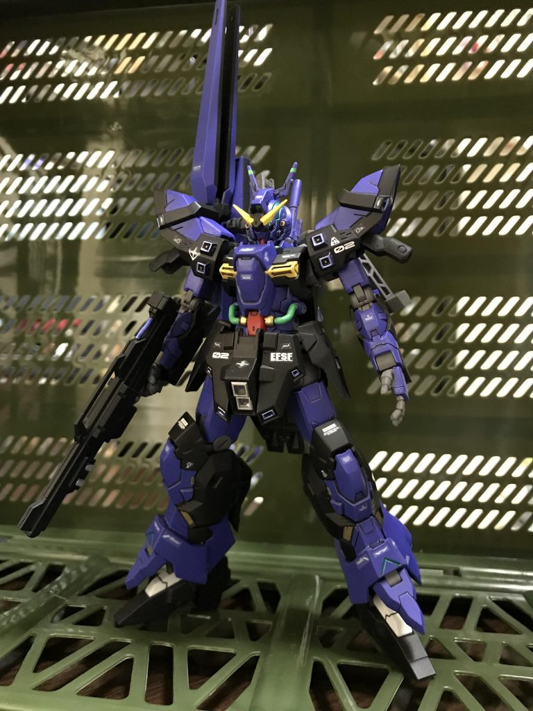 背中のアームにプロトフィンファンネル2基装備。