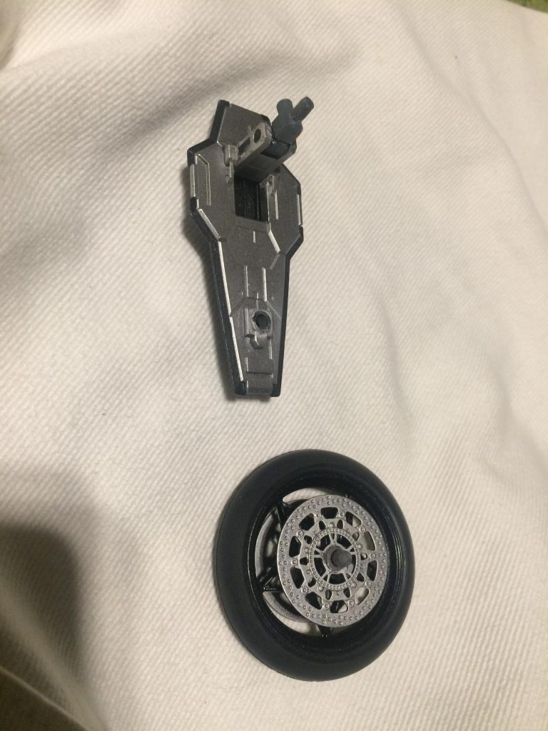 VLホイール分解図。
適当に接着したり、穴の径を合わせて組んだだけです。