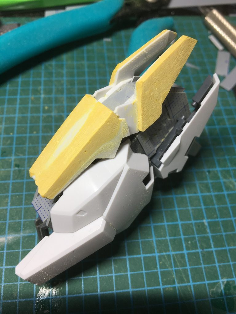 ファンネルラックは元キットのパーツを散りばめながら自作