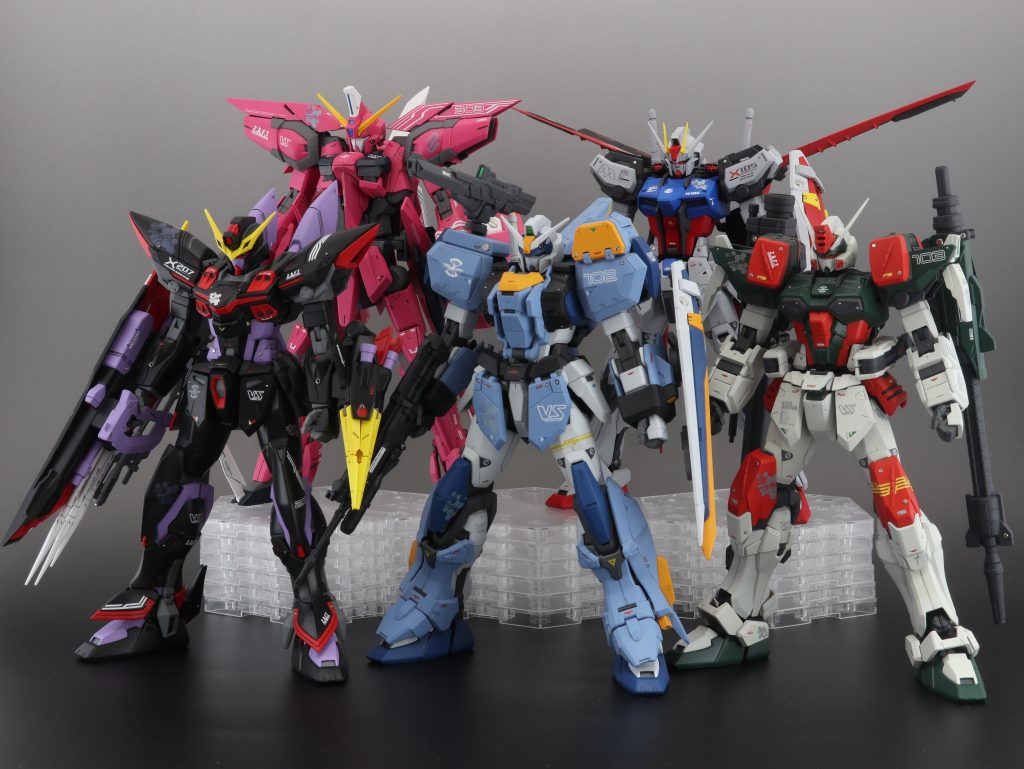 整列。
GAT-Xの5機はエアブラシ購入したての頃に一気に製作しました(*´∇｀*)
第一弾がストライクでした！