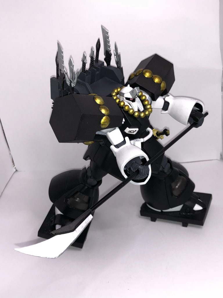 モノアイは左右に動くようにしてます。