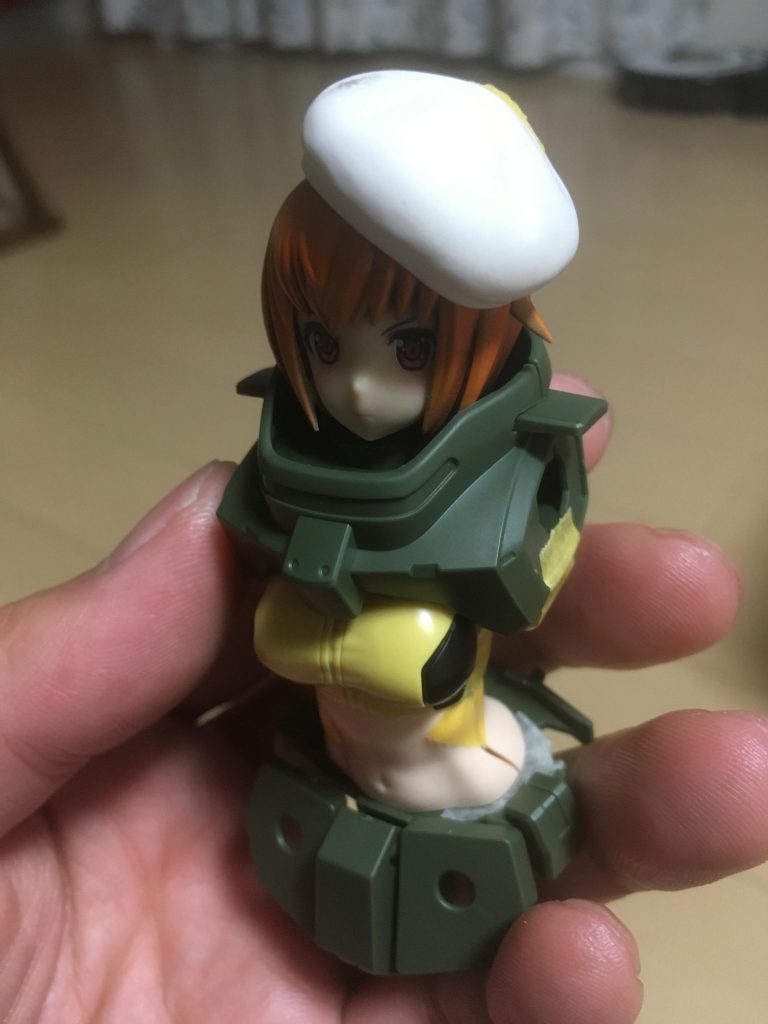 グリモアレッドベレーとのニコイチなので、単純に赤色のベレー帽をかぶらせようと検討。
あまり可愛くなかったのでボツに。