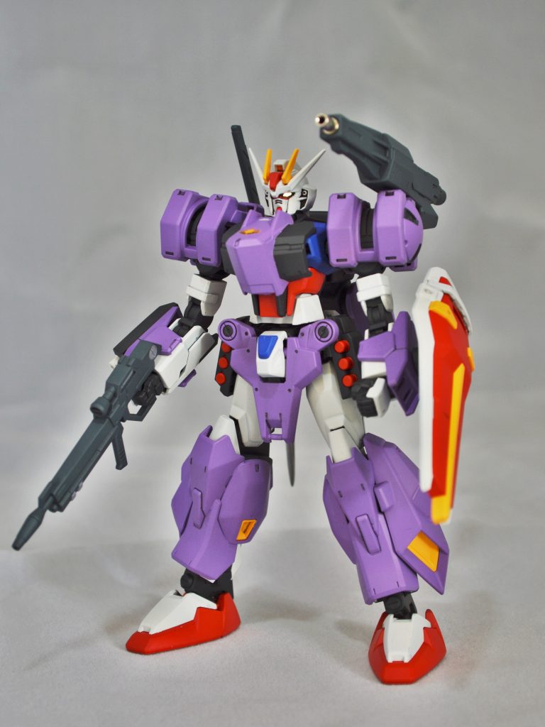 塗装レシピ
(C)…クレオス
(G)…ガイアノーツ
ホワイト…ニュートラルグレーⅠ(G)
パープル…エヴァパープル(G)
レッド…モンザレッド(C)
イエロー…マイルドオレンジ(G)
ブルー…MSブルーZ系(C)
グレー…メカサフ スーパーヘビィ(G)
武器など…ジャーマングレー