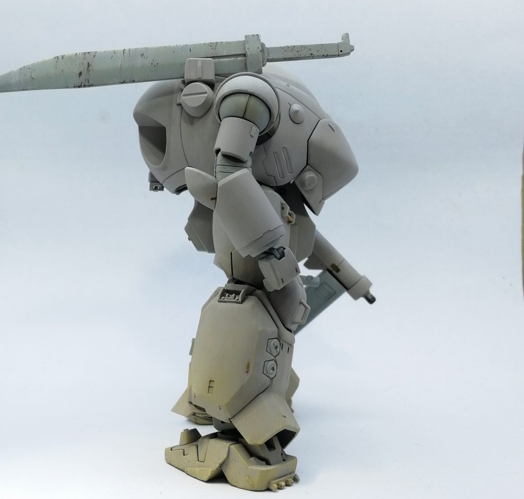 対WT用ブレード型鈍器。
機種転換前からの愛用の品でこれだけは年期入ってるみたいな感じで。
グリップ以外はグフのどれかの剣なんですけど直剣ぽいから多分グフカスかな