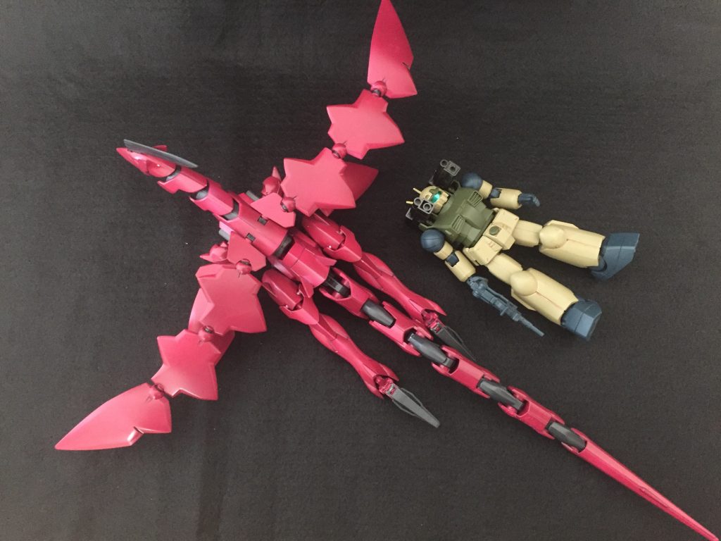 空を舞う姿は壮大で相手はその大きな姿に一瞬対応が遅れる
それは戦いにおいて致命的な隙である
大きさ比較のために過去に作成したHGガンキャノンを
これでもちゃんとMSですよ