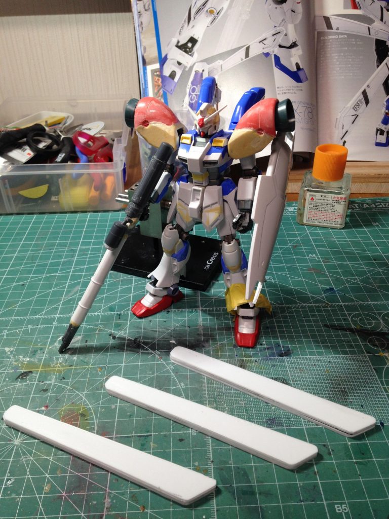 大型のプロペラントタンクをプラ板の積層で削り出して腱鞘炎になったのはいい思い出です笑