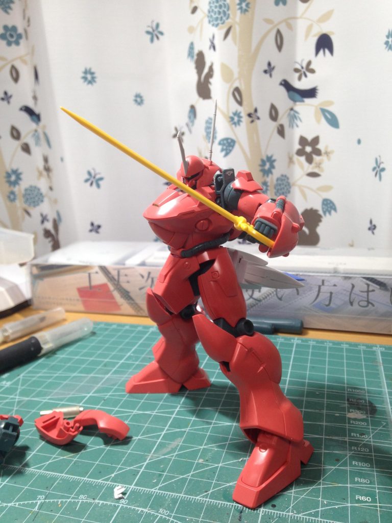 ちなみにシールドに収納されてある専用装備のピンチョスブレードは、お弁当食べてる時に
おっ！これカッコいい！となり採用しました。笑