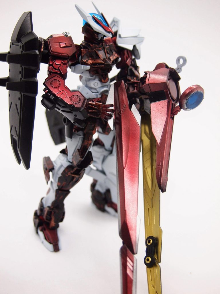 ## ライフルフォーム
ノーネイムライフル本来の武装を体現したフォーム
アローフォームは単発の射撃武器だが、こちらは照射系。
遠距離武器の少ない本機の貴重なダメージソースだが、
足が止まる欠点がある。