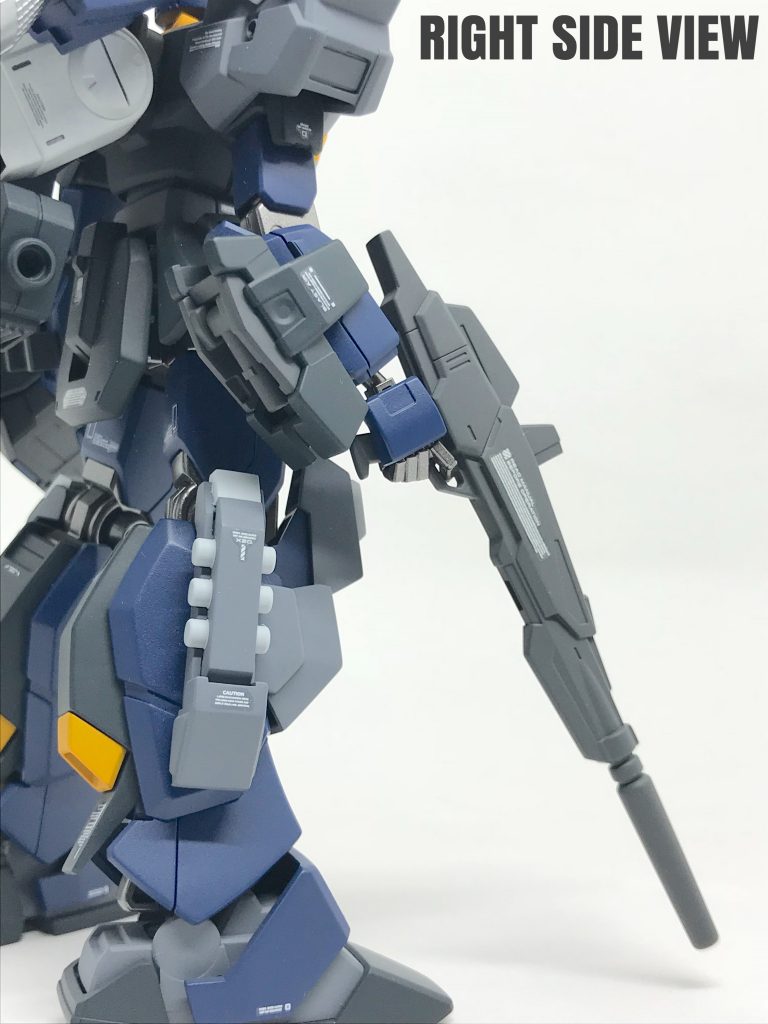 ビームライフルと籠手はビルダーズ
パーツを使用し、強化型である事を
アピールしてみました。(*≧∀≦*)