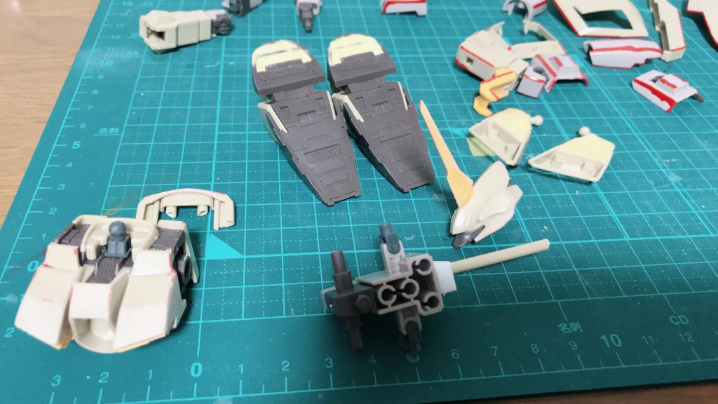 各所の肉抜き穴はパテで埋めてます。他にもシャープ化やmsgによるディテールアップをうるさくならない程度にやりました。