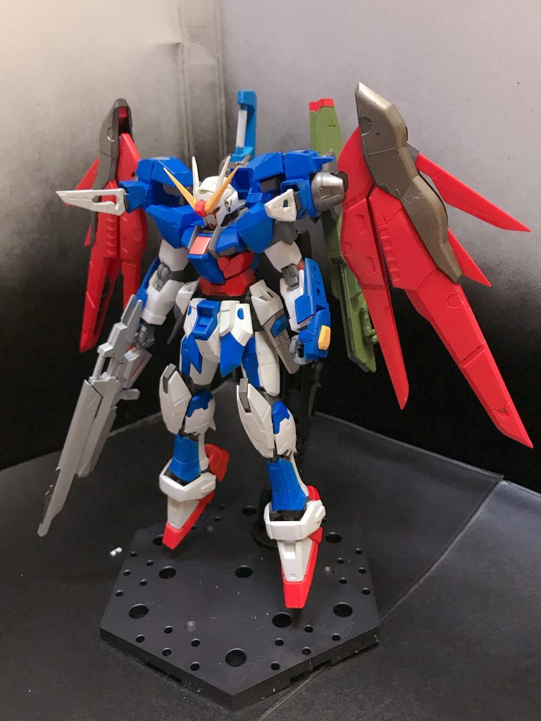 フロントショット。使用キットはダブルオースカイハイヤーザンスカイフェイズとRGデスティニーです。上半身はスカイ、下半身はデスティニーをメインに使用しています。