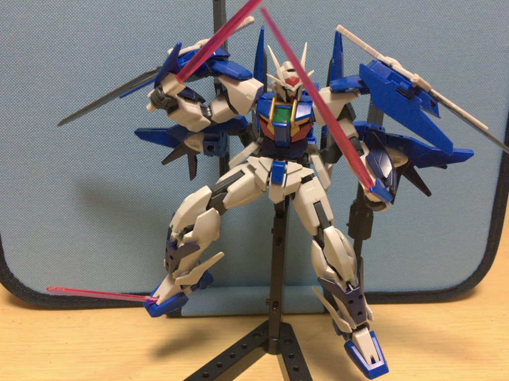 ・GNビームサーベル
標準装備のビームサーベル
・GNフットビームサーベル
つま先にビームサーベル発生機を取り付けた武装 敵との鍔迫り合いで押しきれない時に使用する 他にも蹴りと同時に使うことで致命傷を負わすことができる