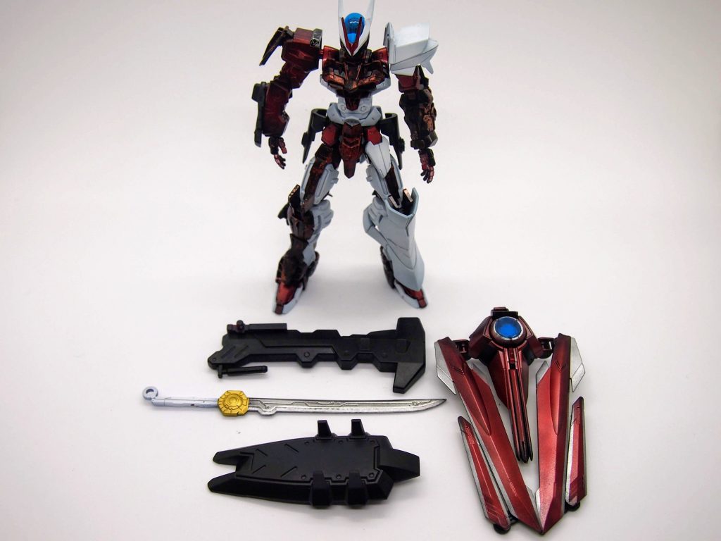 レッドフレーム改を忠実に再現した本機ではあったが、
武装に癖の強いものが多いことから、運用性に問題があり
たった数度の出撃で終わった幻の機体であると推測される。