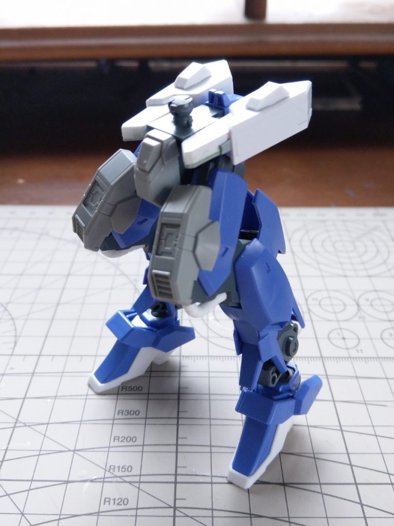 脚部。腰部の改造については上記の通り。見た目については某ACVの軽量逆関節脚部をイメージ元にしてます。