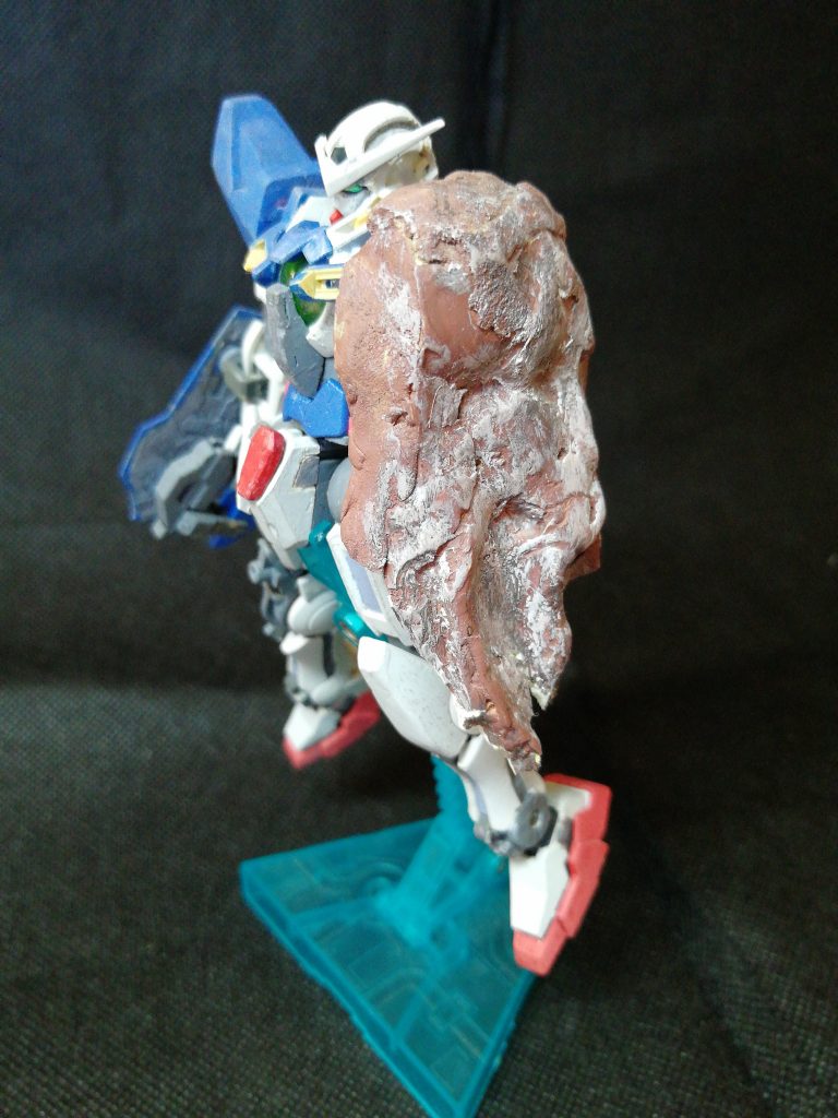 マントはパテで作りました。当時はいろんな人がいろんな材料で作っていました。ティッシュにヘアスプレーとかあったと思います。