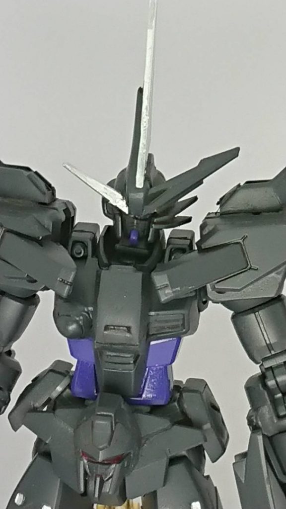 アップ画
左右非対称且つ悪人デザインの癖に正義側にいるハーディア。
うまく撮影できませんでしたが原作通りの眼帯に潰れた目+モノアイです。