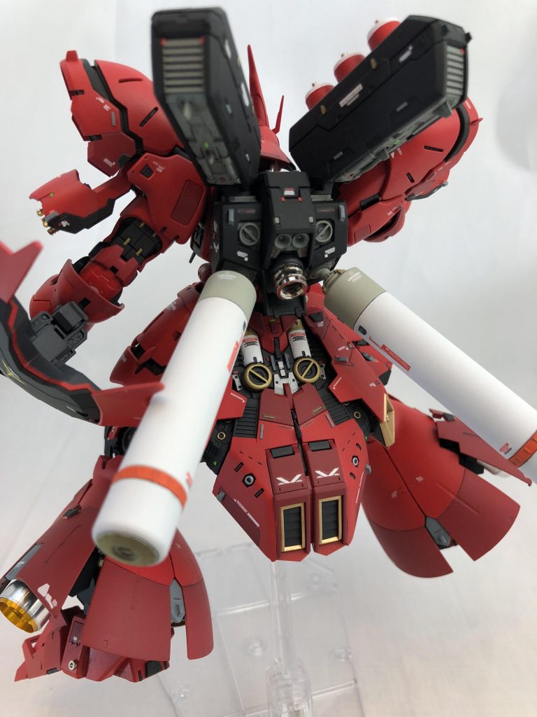 リアスカートは中も外もせっせか塗り分けました。