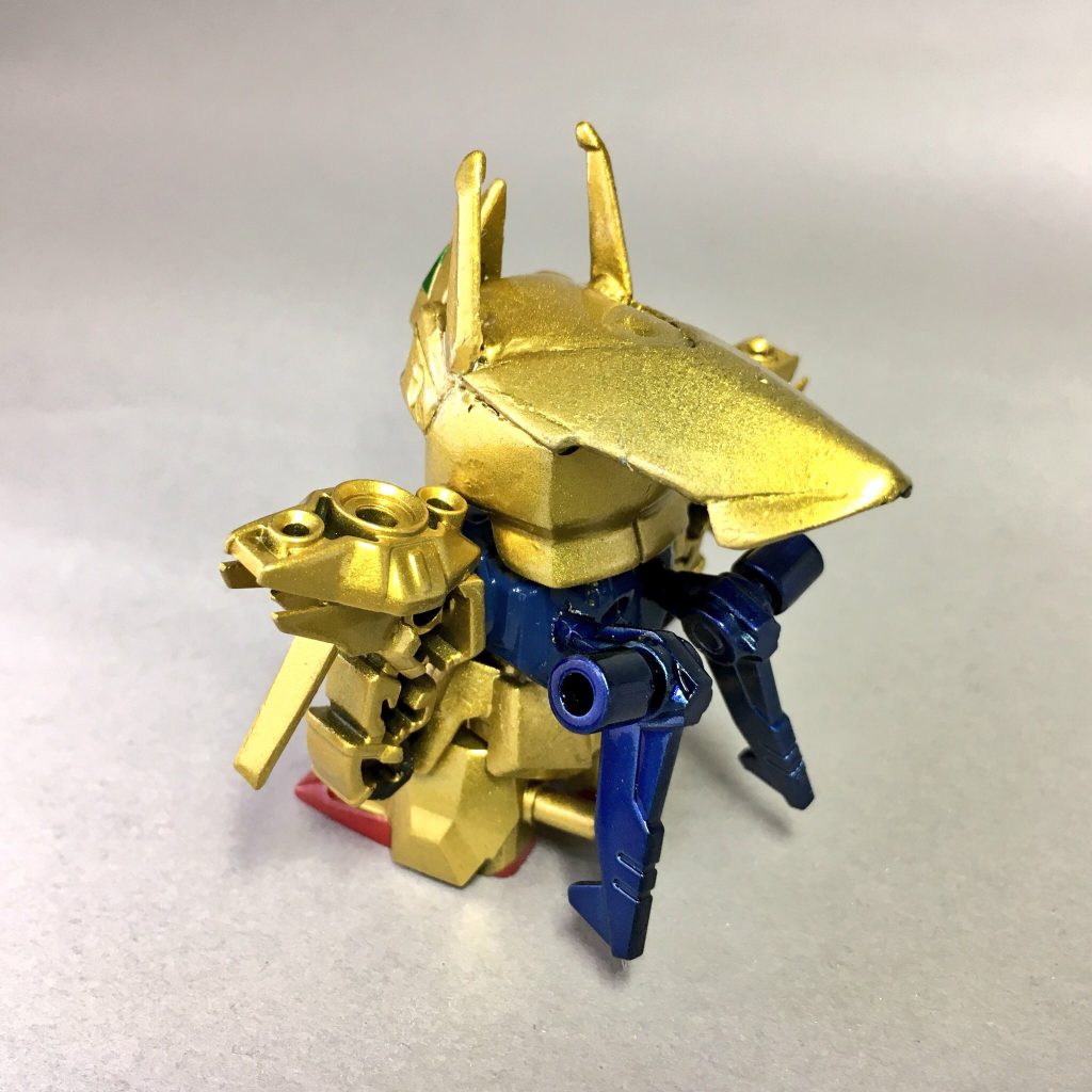リアビューです。
特徴的な後頭部は、旧HGUCゼータガンダムと1/220ゼータガンダムのふくらはぎパーツを加工して使用しています。
その他に他キットを使ったのは肩装甲の一部（こちらもHGUCゼータガンダムのパーツ）だけで、基本的にガシャプラのウェポン・ジョイントセットを活用しています。