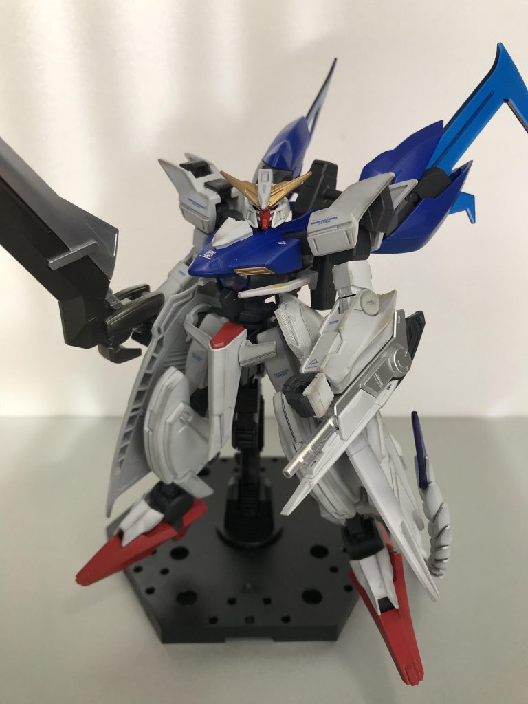 バックパックとテイルにビルドダイバーズのギラギラーガを使用。モンスターみたいな顔を活かして、特徴的なパーツを組み込んでみました。