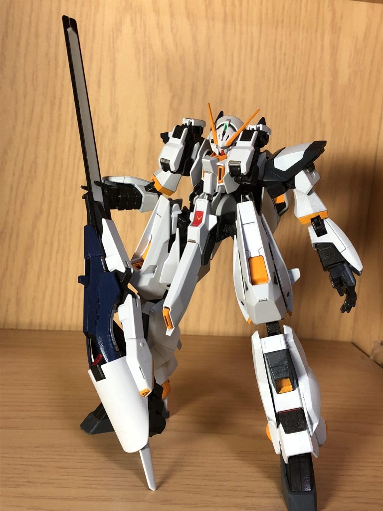 このポーズを取らせるために作ったと言っても過言ではありません。やっぱりTR-6シリーズはコンポジット・シールド・ブースターを添えて立つのが映える気がします。