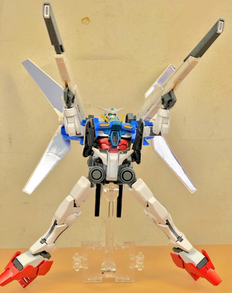 GNサテライトキャノン
月からのマイクロウェーブを受けて発射する超強力な必殺兵器で二門も備えている